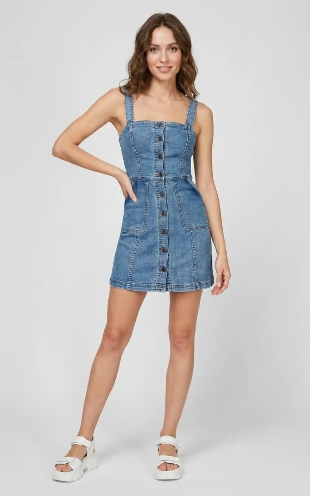 Robe Salopette en Jean Courte Cintrée